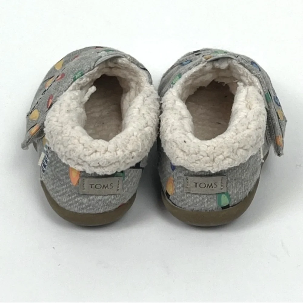 Tom’s Christmas lights print faux shearling lined hard bottom slipper shoes, 6.